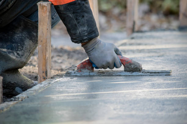 Best Concrete Pool Decks in Ford City, CA